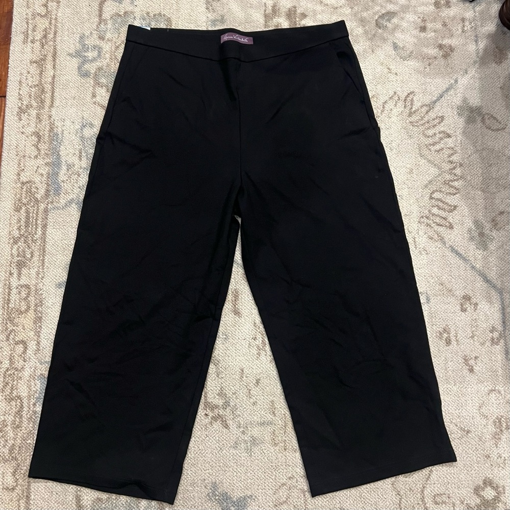 NWT Gloria Vanderbilt black, cropped ponte pant, size 2X (24-26)
